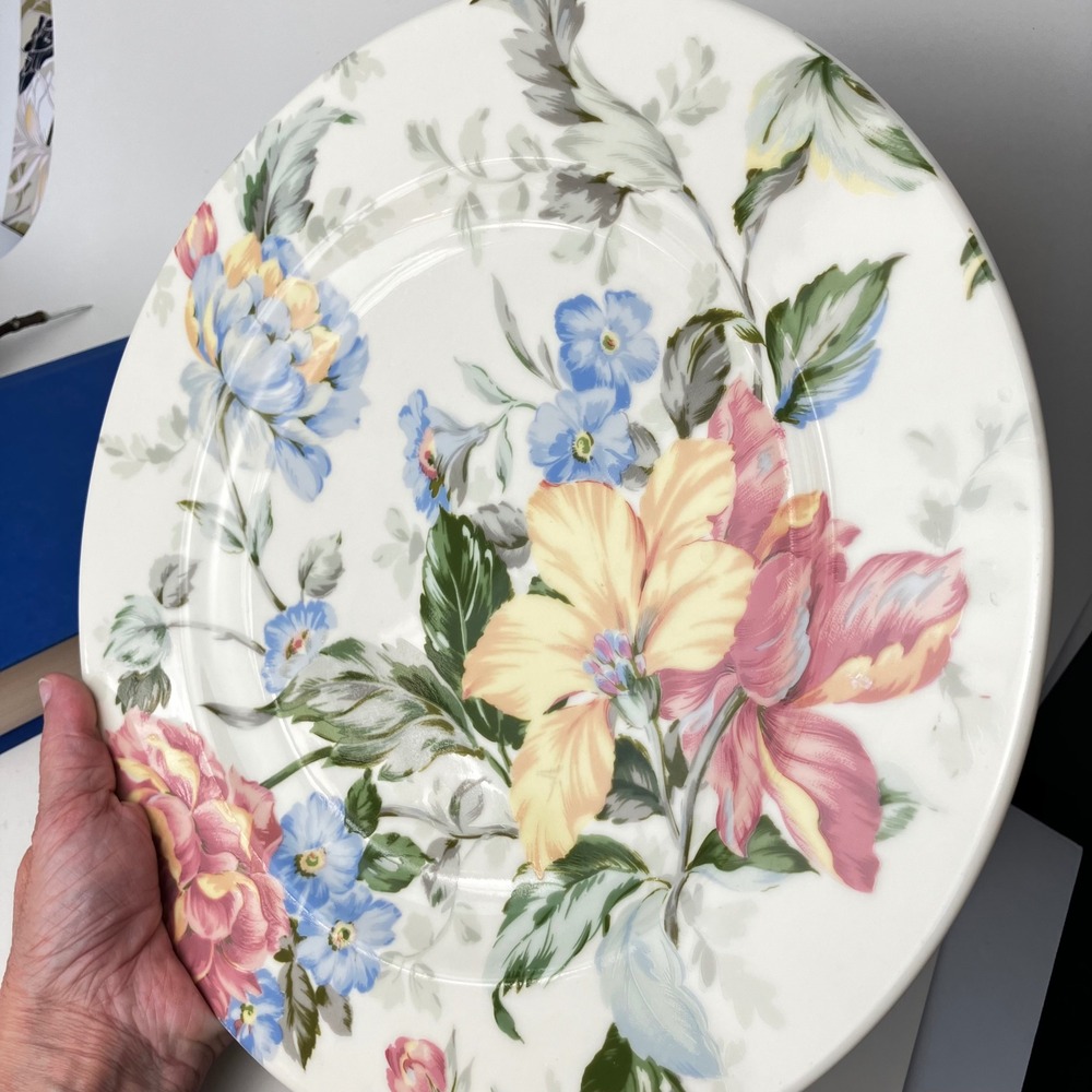 Oscar de la Renta Dinner Plate English Tapestry LF005 12in Ivory Floral China - Picture 2 of 11